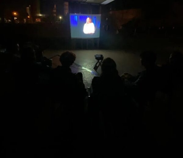 Cinedebate: Jóvenes se reúnen para debatir sobre política en el contexto de las elecciones - Política - ABC Color