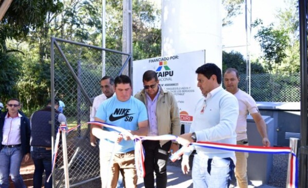 Inauguran sistemas de agua potable y asfaltado en O’Leary y Franco