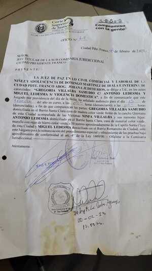 Denuncian a actuario por negarse a dar resolución a dos menores - La Clave
