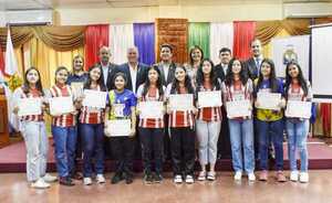 RECONOCIMIENTO A SELECCIÓN ENCARNACENA DE HÁNDBALL FEMENINO SUB 16 EN ITAPÚA - Itapúa Noticias