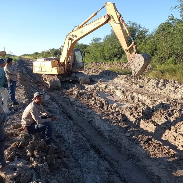 Inician reparación de caminos en el Alto Paraguay - Noticias del Chaco - ABC Color