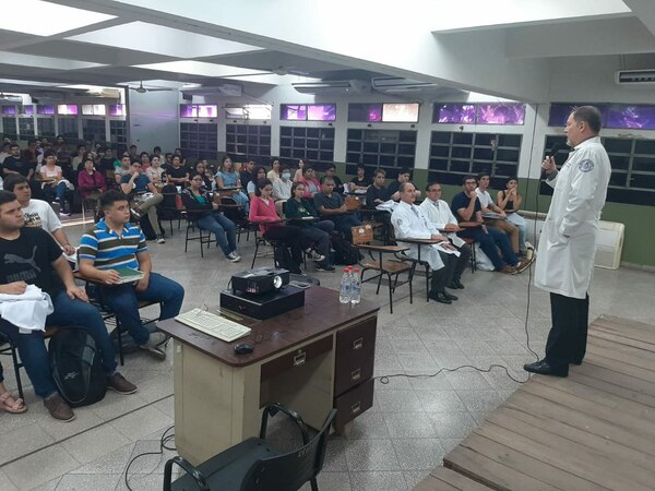 Diario HOY | Nuevos estudiantes de Medicina UNA participaron de la clase inaugural