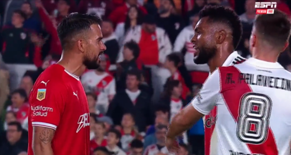 Versus / ¡Saltaron chispas! Tenso momento entre el paraguayo Javier Báez y Miguel Borja
