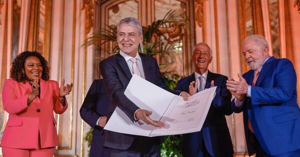 La Nación / Chico Buarque recibió el Premio Camoes que Bolsonaro le negó en 2019