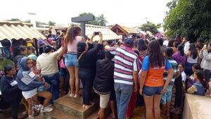 Tristeza total en el entierro de la niña de tres años asesinada
