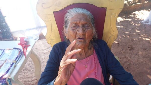 Ña Jorgelina recibe sus 99 años con buena salud y rodeada de su familia