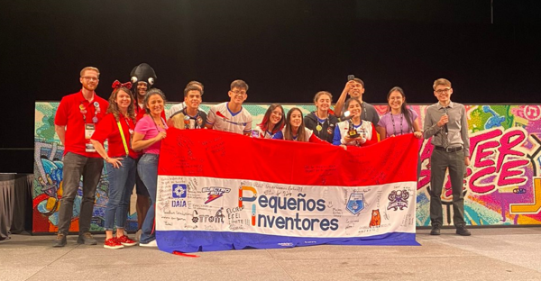 Estudiantes paraguayos logran reconocimiento en festival de robótica y tecnología de EEUU - .::Agencia IP::.