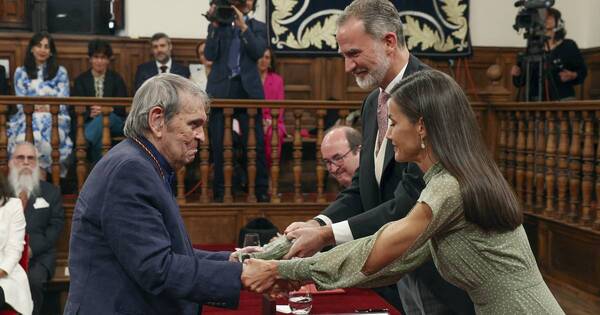 La Nación / El acento venezolano suena por primera vez en el Premio Cervantes