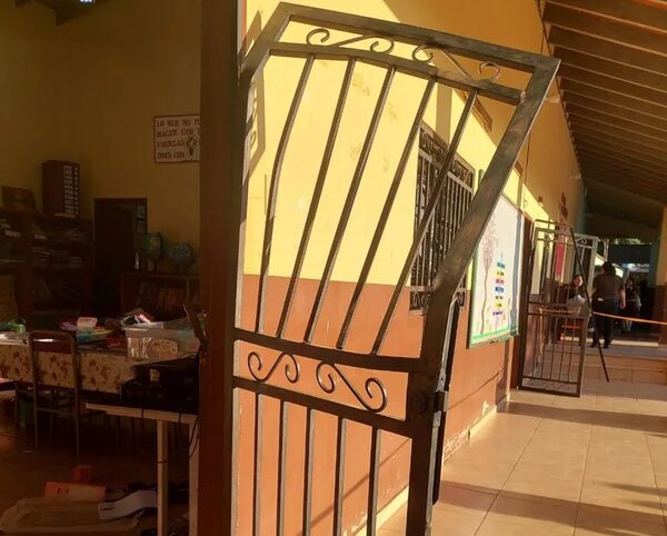 Hurtan computadoras de escuelas públicas en Ciudad del Este - ABC en el Este - ABC Color