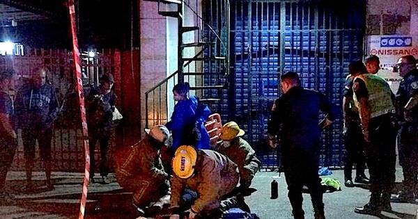 La Nación / Malvivientes balean y roban una motocicleta de bombero
