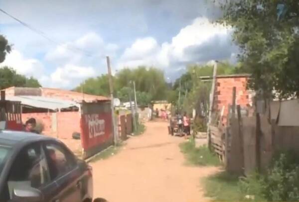 Doña fue a visitar a sus hijos y fue apuñalada por su ex