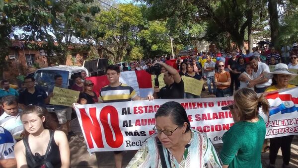 Encarnacenos rechazan estacionamiento tarifado en la Perla del Sur
