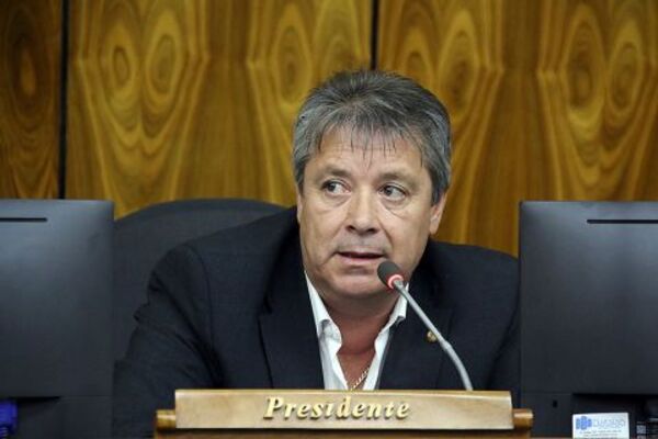 Sancionarán a diputados por ausencias injustificadas - ADN Digital