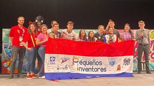 Jóvenes paraguayos se destacan en mundial de robótica 2023