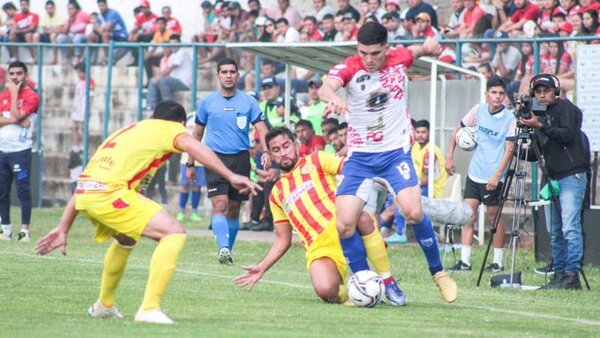 Sportivo Carapeguá logra su primera victoria
