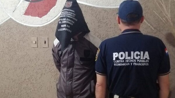 Policía detiene a un hombre por supuesto phishing en Asunción