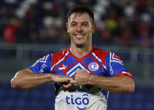 El récord que superó Churín tras un nuevo tanto a su rival preferido