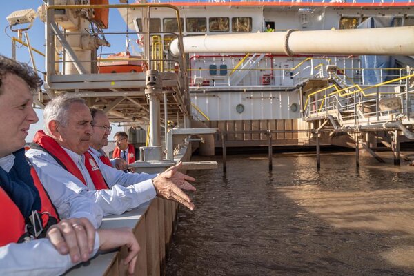 Diplomáticos de EE.UU. y Bélgica destacaron dragado de Jan de Nul en el río Paraná