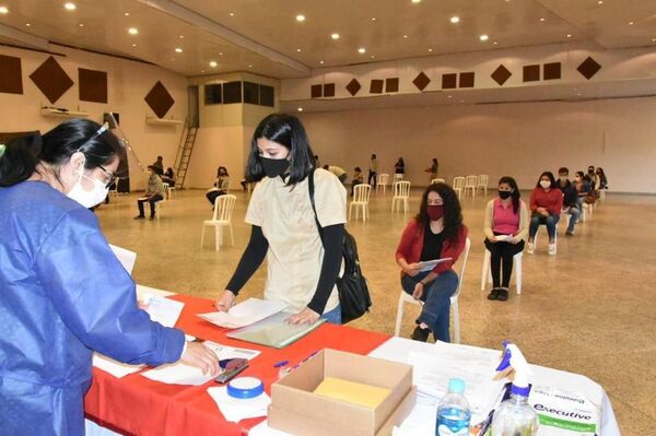 Inician pago completo por becas EBY en Misiones