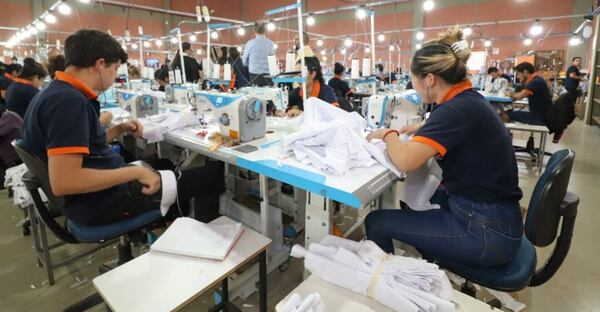 144 microempresas afectadas por la pandemia recibirán aporte de 2.400 dólares