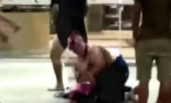 (VIDEO)Mujeres se trenzaron por un hombre en el Shopping Mariano tras pillar cuernos