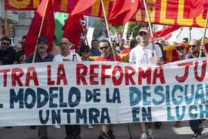 Sindicatos de Uruguay van a un paro general en rechazo a la reforma jubilatoria - .::Agencia IP::.