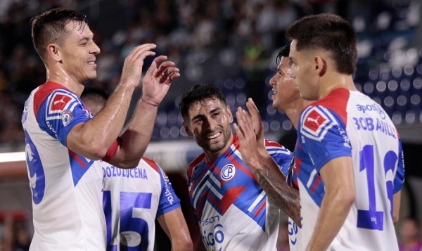 Cerro golea a Guaraní en el Defensores