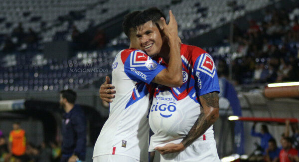 Versus / ¡Casi dos meses después! Robert Morales rompió la mala racha