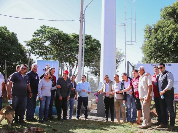 ITAIPU inauguró sistemas de agua potable y asfaltado en Juan E. O´leary y Franco