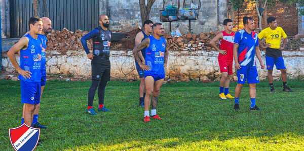 Versus / Un ídolo de Cerro dirigirá en la Primera B