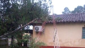 Rayo cayó sobre dos trabajadores
