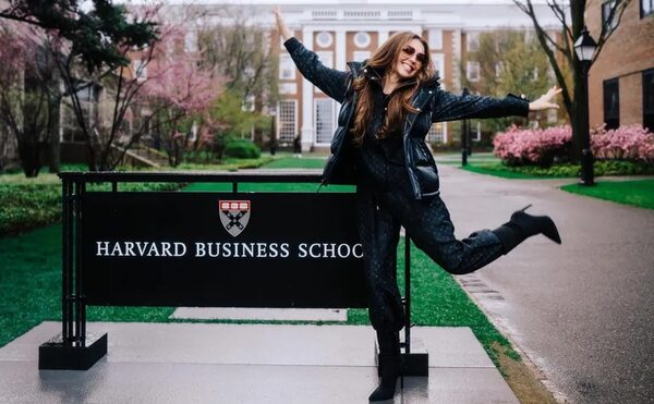 Thalía dio una conferencia en Harvard: “Me llena de orgullo y felicidad” - Gente - ABC Color
