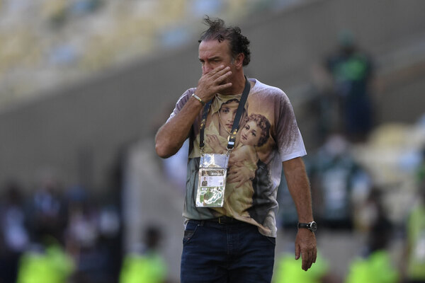 Versus / Cuca resistido en Corinthians por polémicas acusaciones del pasado