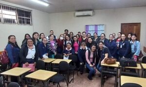 Capacitan a funcionarios de distintos servicios de Salud en relación a Farmacia/ Sistema SICIAP