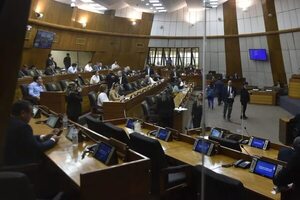 En sintonía con centenar de funcionarios, Diputados oficializan “puente” por elecciones - Política - ABC Color