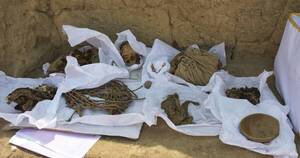 La Nación / Perú: hallan momia preinca de unos 1.200 años