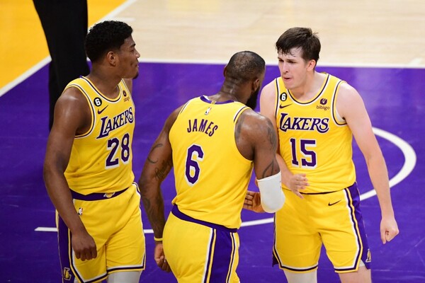 Diario HOY | Lakers, a un paso de la clasificación tras victoria en prórroga