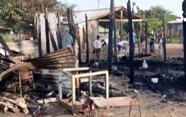 Hombre quemó la vivienda de su pareja y dejó sin nada a sus hijos en San Pedro – Prensa 5