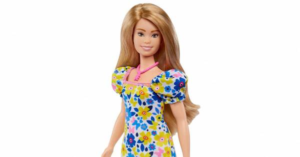 La Nación / Presenta la Barbie con síndrome de Down