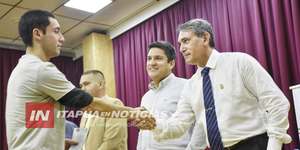 ENTREGARON APORTES ECONÓMICOS A UNIVERSITARIOS EN LA GOBERNACIÓN DE ITAPÚA - Itapúa Noticias