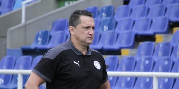 Aldo Bobadilla ya no seguirá al frente de las selecciones juveniles - trece