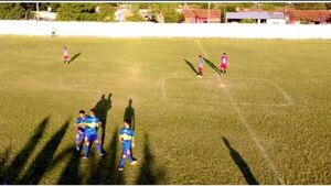 El "cuadrado central" de una cancha de Guarambaré desató comentarios y memes