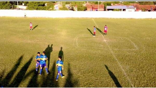 El "cuadrado central" de una cancha de Guarambaré desató comentarios y memes