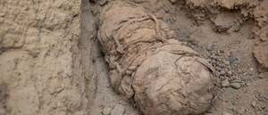 Diario HOY | Hallan momia de adolescente de unos 800 años en Perú