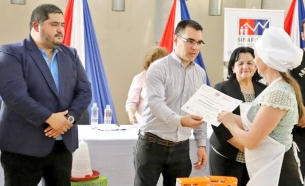 Sinafocal certificó y entregó kits a 200 egresados en Santa Rita