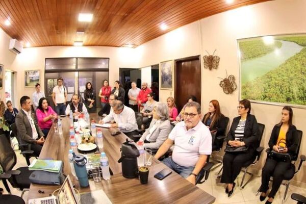 Referentes turísticos de Alto Paraná visitaron el Centro Ambiental de Itaipu - Noticde.com