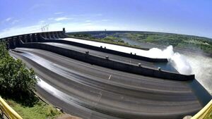 Itaipú cumple 50 años, lastrada por corrupción y más beneficios a Brasil