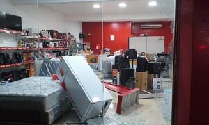 Hurtan local comercial en Franco
