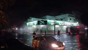 Conocido local comercial del barrio Bernardino Caballero ardió parcialmente en llamas - Radio Imperio