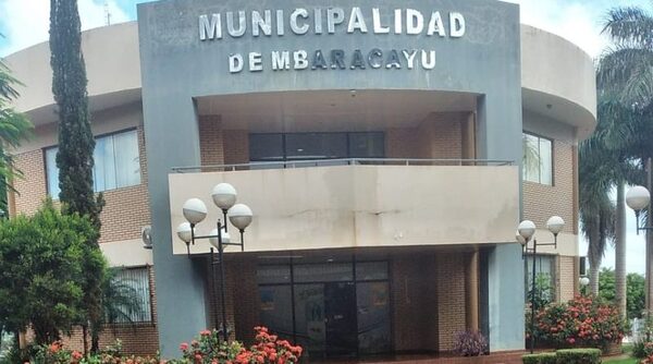 La intendente de Mbaracayú maneja la Municipalidad como un boliche - La Clave